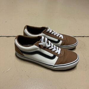 Vans light tone beige and white super cool and amazing color combination.